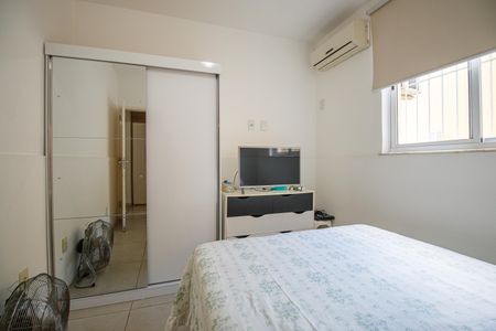 Casa à venda com 405m², 7 quartos e 4 vagas Casa à venda com 405m², 7 quartos e 4 vagasQuarto 3