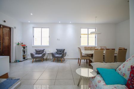 Casa à venda com 405m², 7 quartos e 4 vagas Casa à venda com 405m², 7 quartos e 4 vagasSala