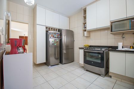Casa à venda com 405m², 7 quartos e 4 vagas Casa à venda com 405m², 7 quartos e 4 vagasCozinha