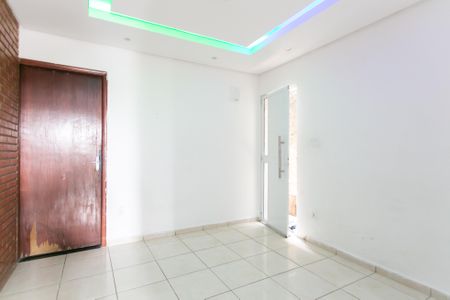 Casa para alugar com 25m², 2 quartos e sem vaga Casa para alugar com 25m², 2 quartos e sem vagaSala