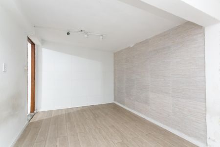 Quarto 1  de casa para alugar com 2 quartos, 25m² em Jardim Santa Teresinha, São Paulo