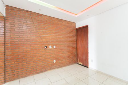 Sala de casa para alugar com 2 quartos, 25m² em Jardim Santa Teresinha, São Paulo