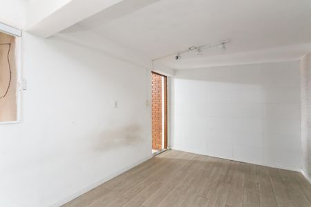 Quarto 1  de casa para alugar com 2 quartos, 25m² em Jardim Santa Teresinha, São Paulo