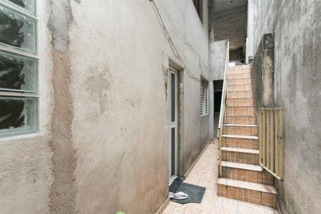Casa para alugar com 25m², 2 quartos e sem vaga Casa para alugar com 25m², 2 quartos e sem vagaEscada / Entrada