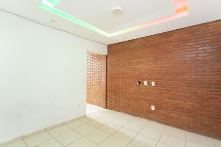 Casa para alugar com 25m², 2 quartos e sem vaga Casa para alugar com 25m², 2 quartos e sem vagaSala