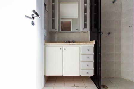 Apartamento à venda com 117m², 3 quartos e 2 vagas Apartamento à venda com 117m², 3 quartos e 2 vagasBanheiro da Suíte 1 e 2