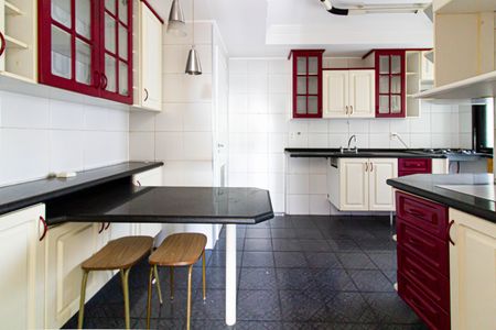 Apartamento à venda com 117m², 3 quartos e 2 vagas Apartamento à venda com 117m², 3 quartos e 2 vagasCozinha
