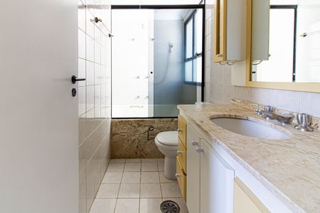 Apartamento à venda com 117m², 3 quartos e 2 vagas Apartamento à venda com 117m², 3 quartos e 2 vagasBanheiro da Suíte 3