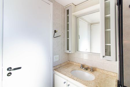 Apartamento à venda com 117m², 3 quartos e 2 vagas Apartamento à venda com 117m², 3 quartos e 2 vagasBanheiro da Suíte 1 e 2