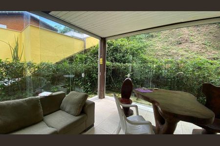 Casa à venda com 260m², 3 quartos e 2 vagas