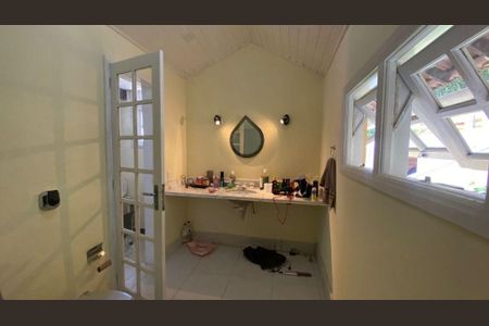 Casa à venda com 260m², 3 quartos e 2 vagas