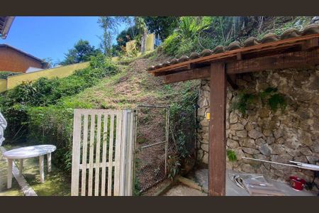 Casa à venda com 260m², 3 quartos e 2 vagas