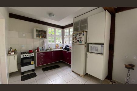 Casa à venda com 260m², 3 quartos e 2 vagas