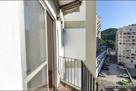 Apartamento à venda com 64m², 2 quartos e 1 vagaSala