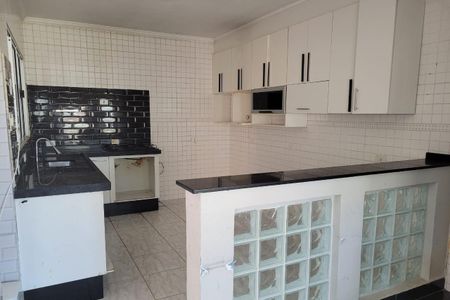 Casa para alugar com 369m², 2 quartos e 2 vagasCozinha