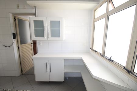 Apartamento à venda com 178m², 3 quartos e 4 vagasCozinha