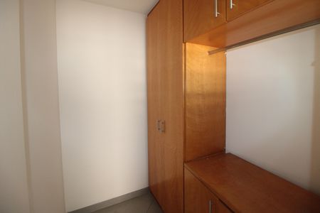 Apartamento à venda com 178m², 3 quartos e 4 vagasÁrea de Serviço - Quarto