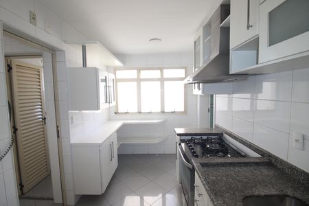 Apartamento à venda com 178m², 3 quartos e 4 vagasCozinha