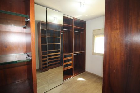 Apartamento à venda com 178m², 3 quartos e 4 vagasQuarto 2