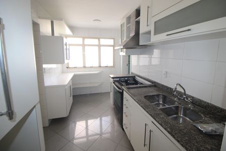 Apartamento à venda com 178m², 3 quartos e 4 vagasCozinha