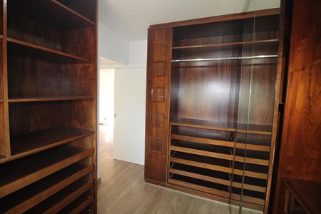 Apartamento à venda com 178m², 3 quartos e 4 vagasQuarto 2