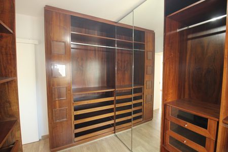 Apartamento à venda com 178m², 3 quartos e 4 vagasQuarto 2
