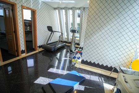 Apartamento à venda com 132m², 3 quartos e 4 vagas Apartamento à venda com 132m², 3 quartos e 4 vagasAcademia