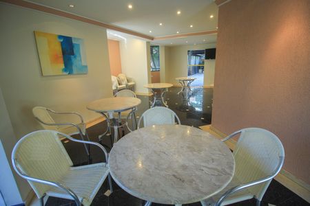 Apartamento à venda com 132m², 3 quartos e 4 vagas Apartamento à venda com 132m², 3 quartos e 4 vagasSalão de Festas