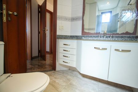 Apartamento à venda com 132m², 3 quartos e 4 vagas Apartamento à venda com 132m², 3 quartos e 4 vagasBanheiro