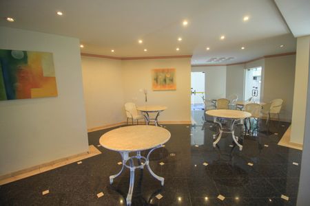 Apartamento à venda com 132m², 3 quartos e 4 vagas Apartamento à venda com 132m², 3 quartos e 4 vagasSalão de Festas
