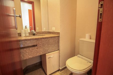 Apartamento à venda com 132m², 3 quartos e 4 vagas Apartamento à venda com 132m², 3 quartos e 4 vagasLavabo