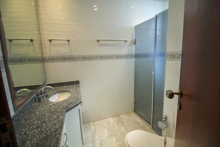 Apartamento à venda com 132m², 3 quartos e 4 vagas Apartamento à venda com 132m², 3 quartos e 4 vagasBanheiro