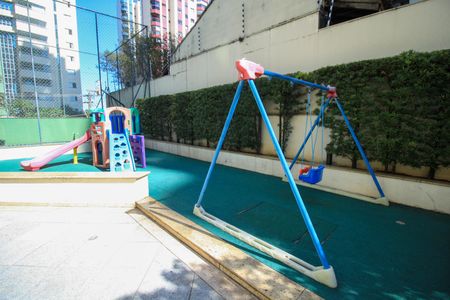 Apartamento à venda com 132m², 3 quartos e 4 vagas Apartamento à venda com 132m², 3 quartos e 4 vagasPlayground
