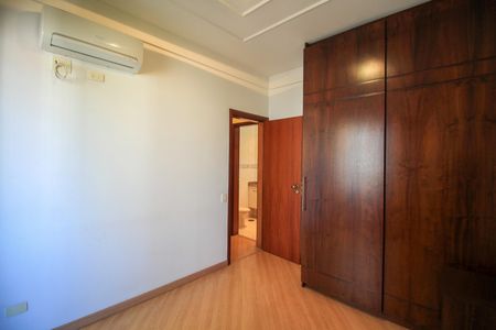 Apartamento à venda com 132m², 3 quartos e 4 vagas Apartamento à venda com 132m², 3 quartos e 4 vagasSuíte