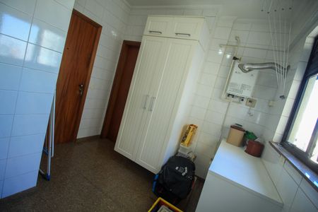Apartamento à venda com 132m², 3 quartos e 4 vagas Apartamento à venda com 132m², 3 quartos e 4 vagasÁrea de Serviço
