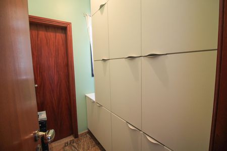 Apartamento à venda com 132m², 3 quartos e 4 vagas Apartamento à venda com 132m², 3 quartos e 4 vagasDespensa