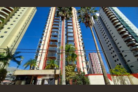 Apartamento à venda com 132m², 3 quartos e 4 vagas Apartamento à venda com 132m², 3 quartos e 4 vagasFachada