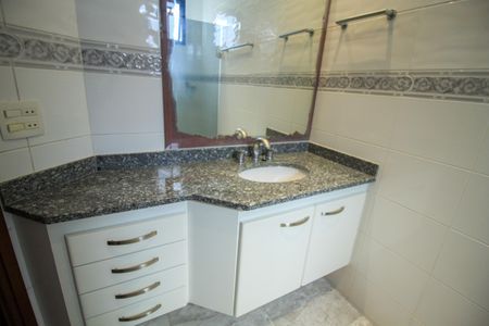 Apartamento à venda com 132m², 3 quartos e 4 vagas Apartamento à venda com 132m², 3 quartos e 4 vagasBanheiro