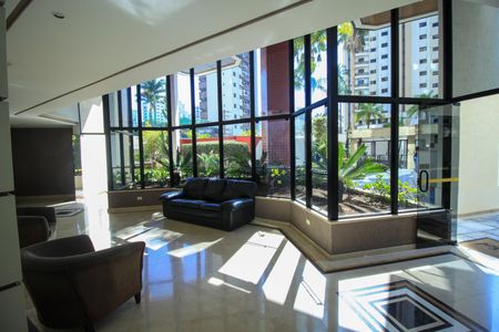 Apartamento à venda com 132m², 3 quartos e 4 vagas Apartamento à venda com 132m², 3 quartos e 4 vagasHall social