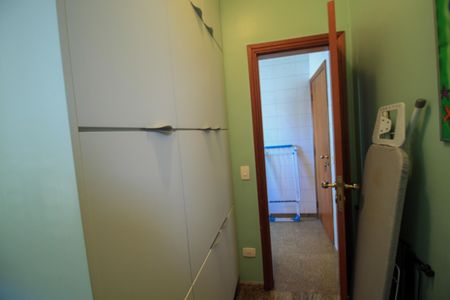 Apartamento à venda com 132m², 3 quartos e 4 vagas Apartamento à venda com 132m², 3 quartos e 4 vagasDespensa