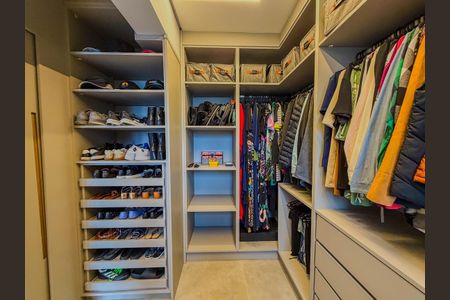 Apartamento à venda com 180m², 3 quartos e 3 vagasQuarto