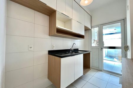 Apartamento à venda com 75m², 2 quartos e 1 vaga Apartamento à venda com 75m², 2 quartos e 1 vagaCozinha