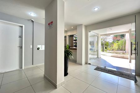 Apartamento à venda com 75m², 2 quartos e 1 vaga Apartamento à venda com 75m², 2 quartos e 1 vagaHall social