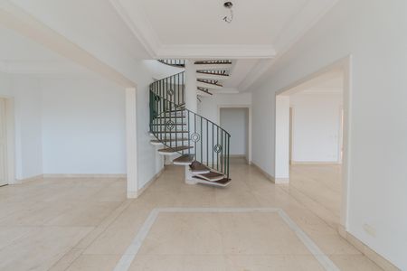 Apartamento à venda com 470m², 5 quartos e 4 vagas Apartamento à venda com 470m², 5 quartos e 4 vagasSala de TV