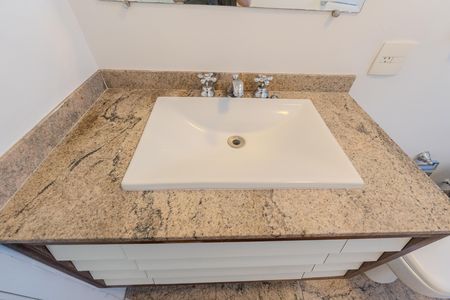 Apartamento à venda com 470m², 5 quartos e 4 vagas Apartamento à venda com 470m², 5 quartos e 4 vagasBanheiro 1