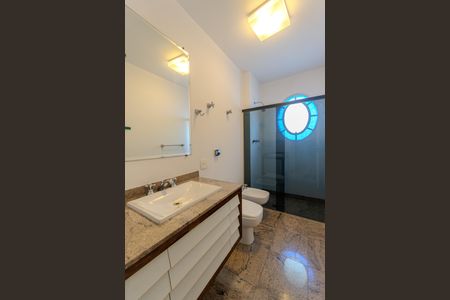 Apartamento à venda com 470m², 5 quartos e 4 vagas Apartamento à venda com 470m², 5 quartos e 4 vagasBanheiro 1