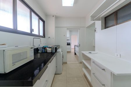 Apartamento à venda com 470m², 5 quartos e 4 vagas Apartamento à venda com 470m², 5 quartos e 4 vagasÁrea de Serviço