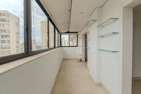 Apartamento à venda com 470m², 5 quartos e 4 vagas Apartamento à venda com 470m², 5 quartos e 4 vagasSacada