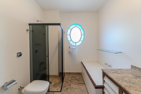 Apartamento à venda com 470m², 5 quartos e 4 vagas Apartamento à venda com 470m², 5 quartos e 4 vagasBanheiro da Suíte 1