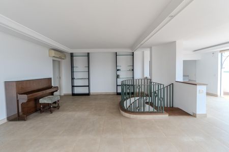 Apartamento à venda com 470m², 5 quartos e 4 vagas Apartamento à venda com 470m², 5 quartos e 4 vagasSala de Jogos